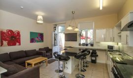 7 Winsley Road